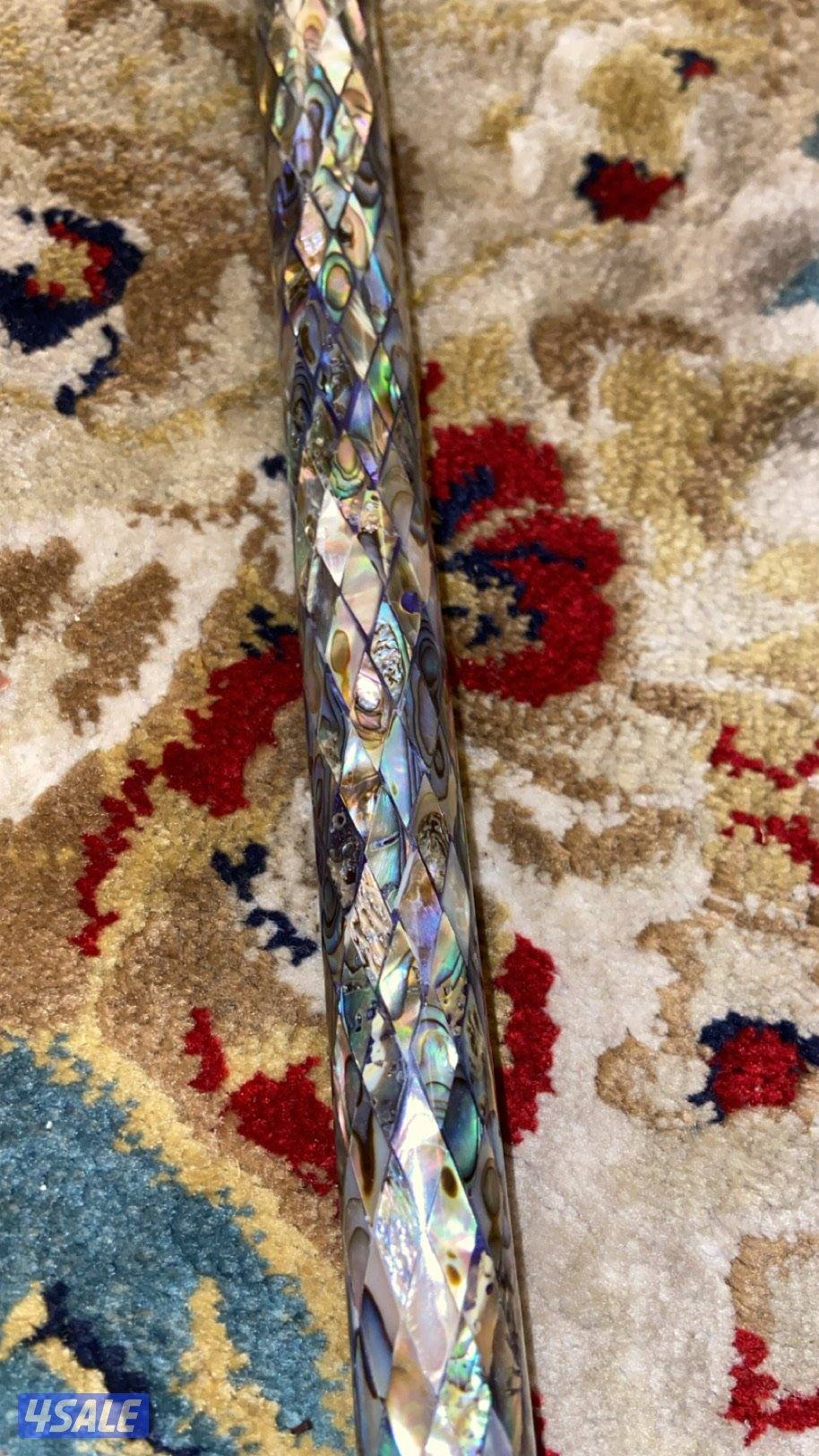 عصاية تراثية مطعّمة بالصدف والنحاس – قطعة فنية يدوية فخمة4