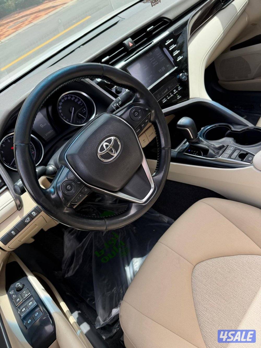 للبيع كامري GLE Full option 201911