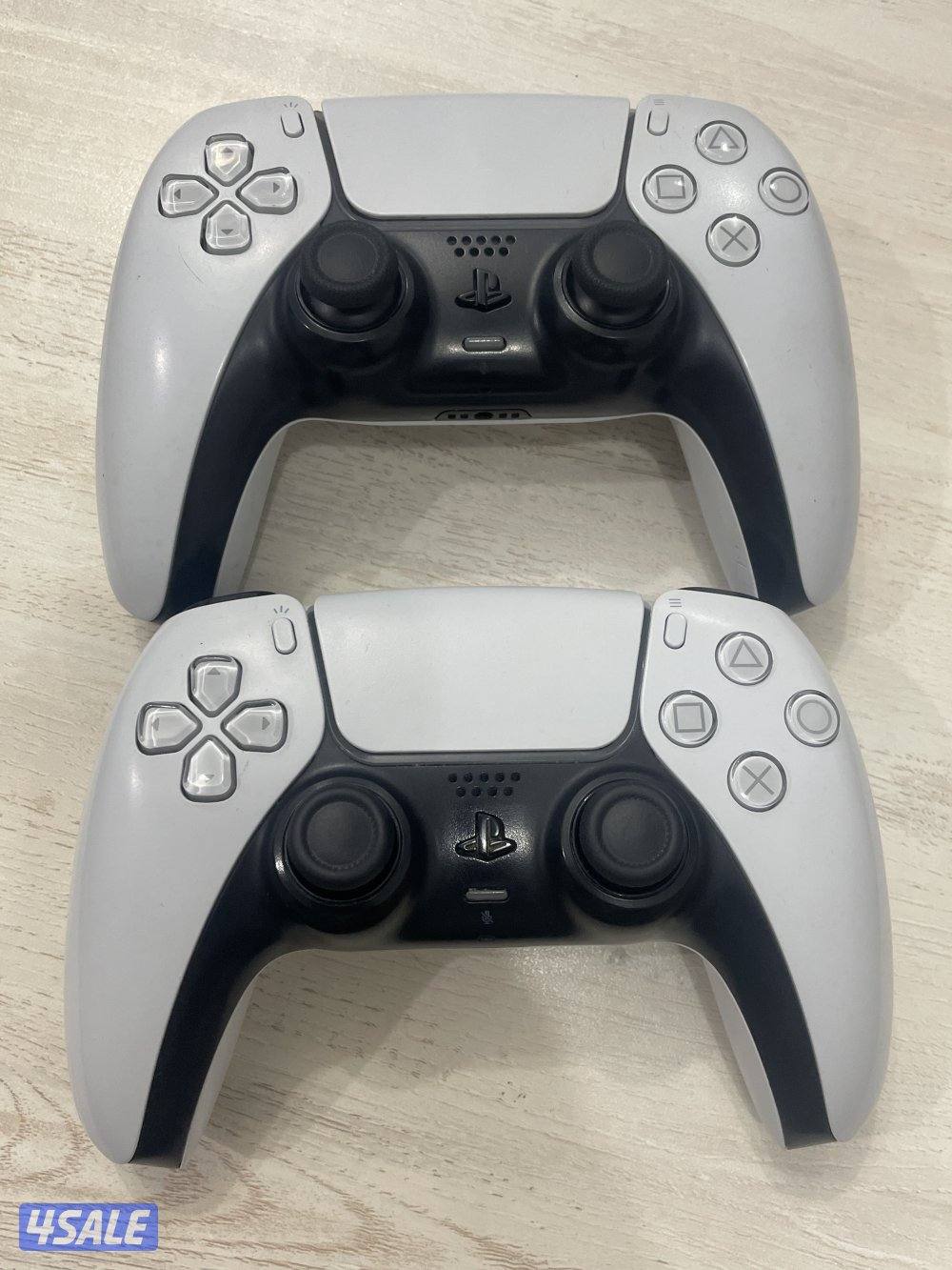 للبيع يدتين سوني 52