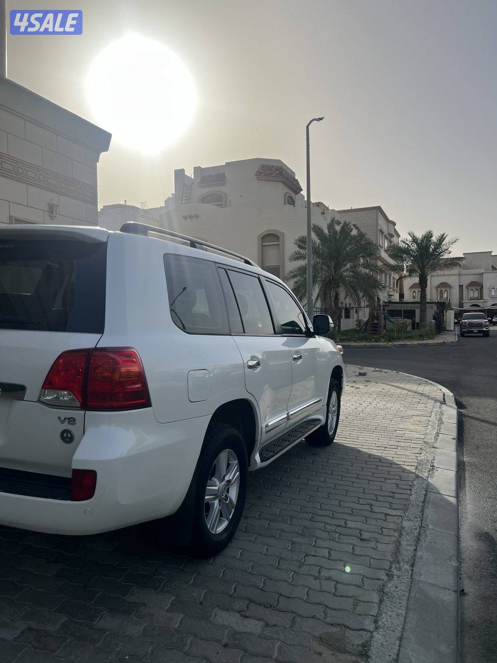 لاندكروزر 20123