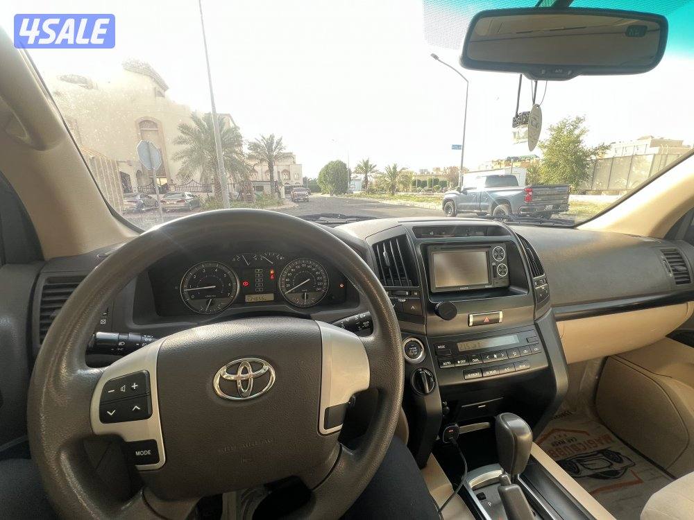 لاندكروزر 20124