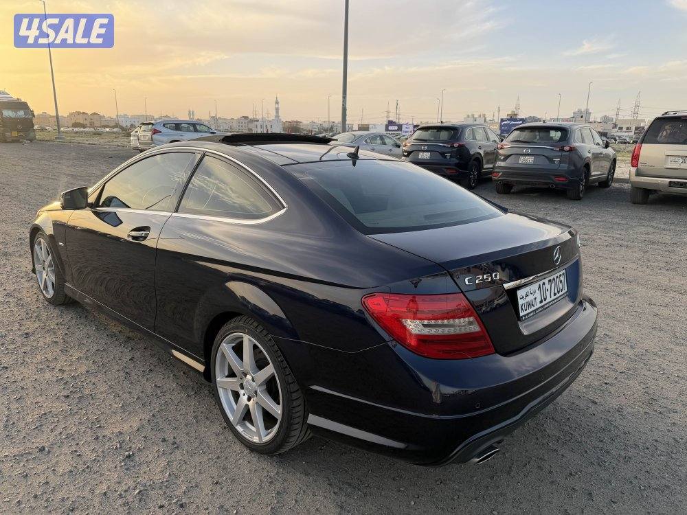 مرسيدس 2012 بحالة المصنع كالجديد1