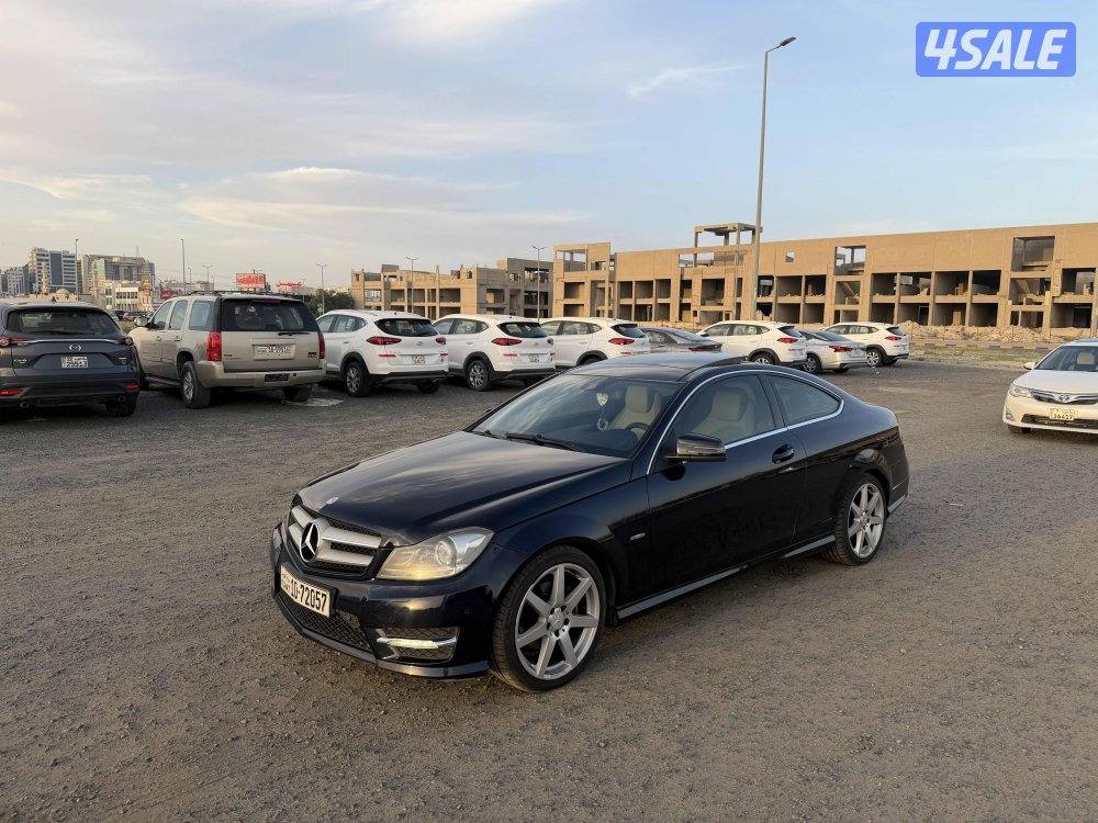 مرسيدس 2012 بحالة المصنع كالجديد3