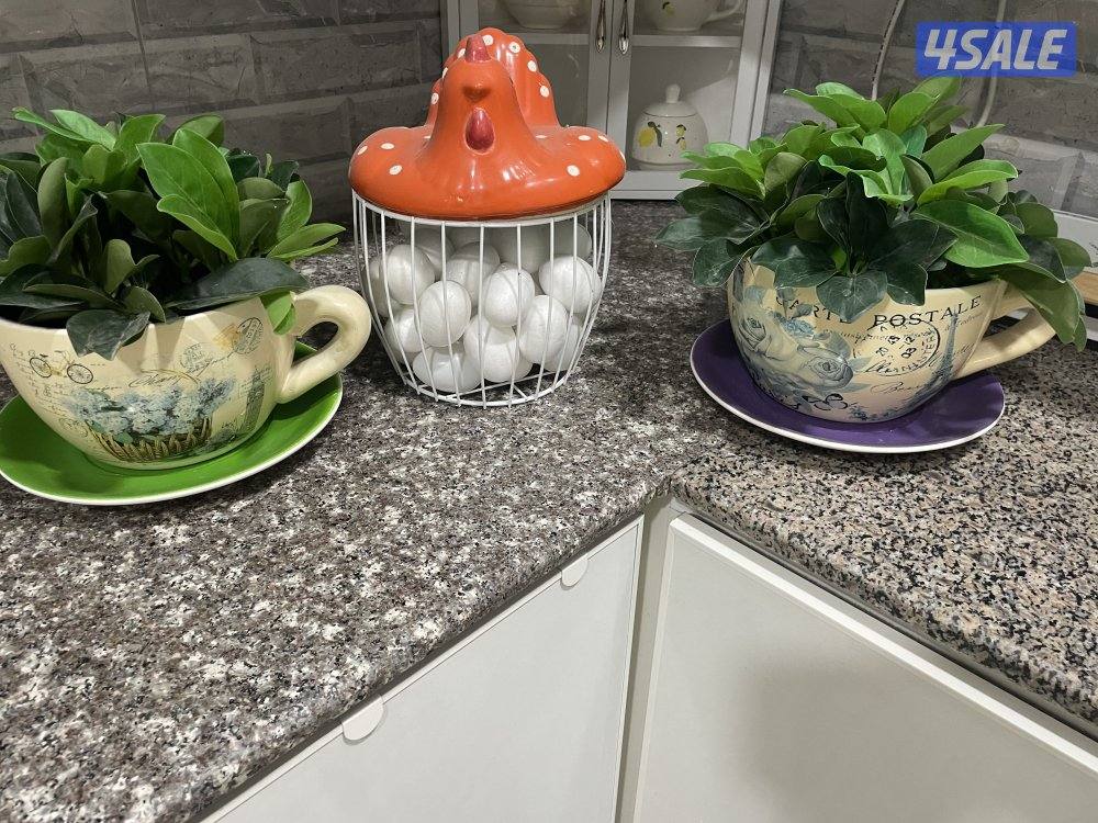 طقم طاولات ايكيا ومحموعة اغراض5