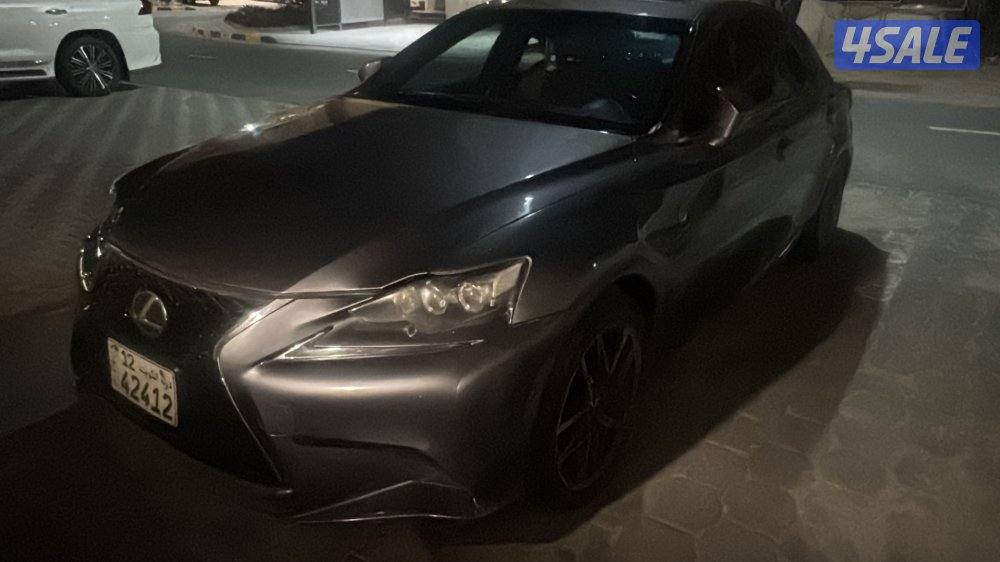 للبيع لكزس is 350  شرط الفحص قير مكينه1