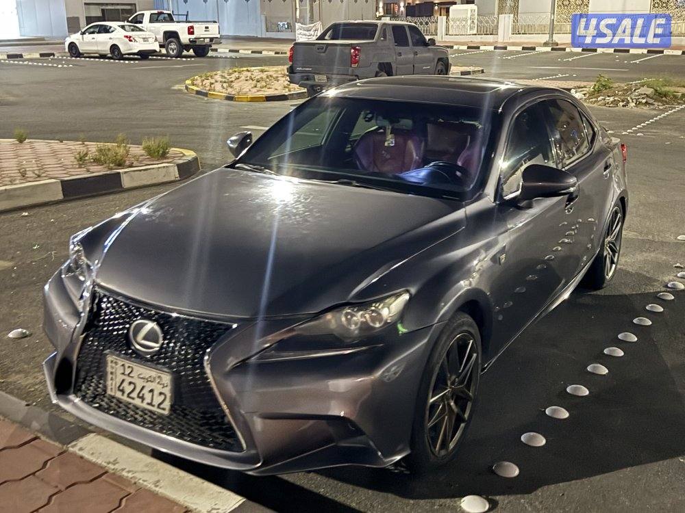 للبيع لكزس is 350  شرط الفحص قير مكينه3