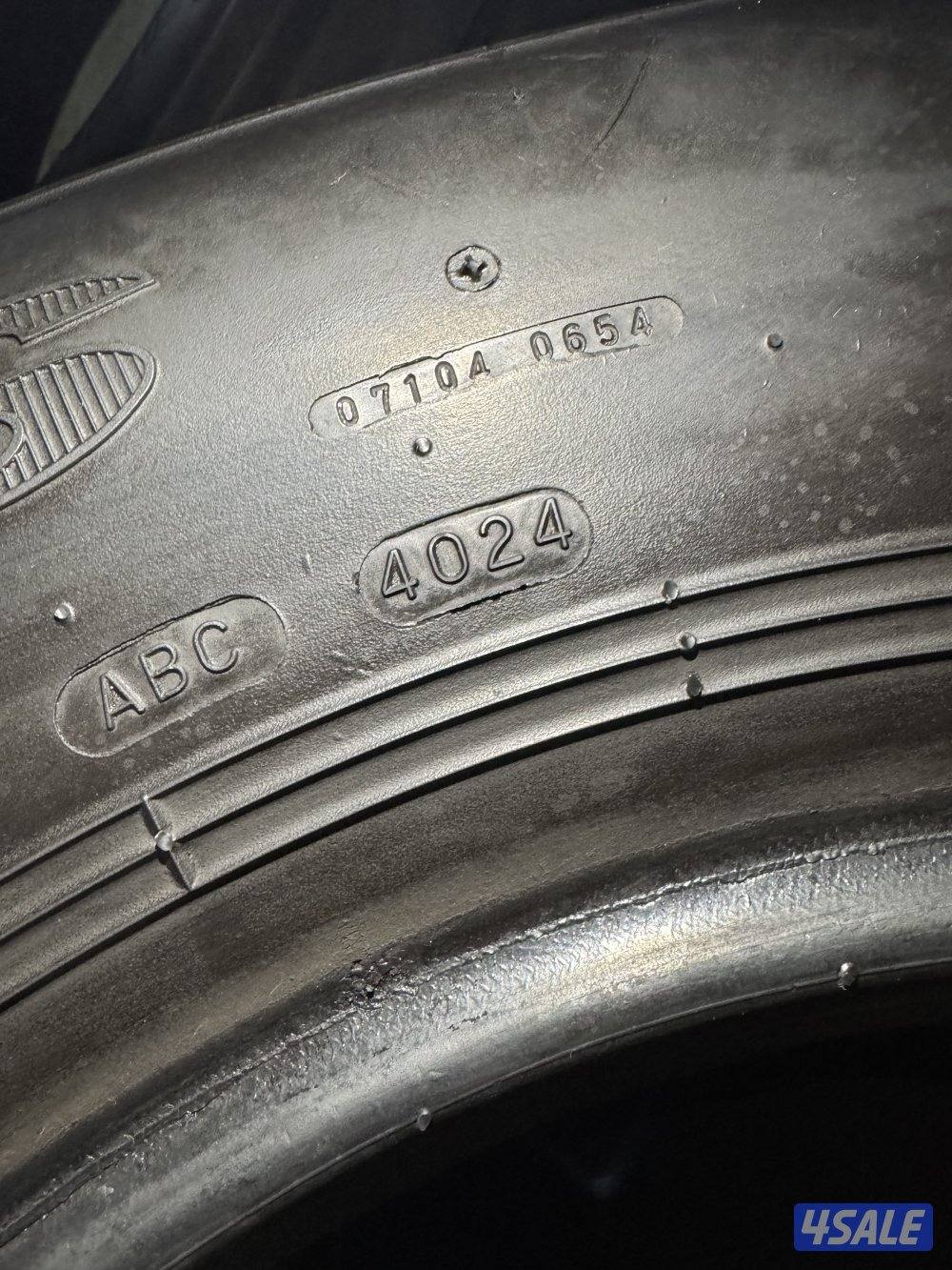 للبيع  ٤ بوالين حجم ١٧ تاريخ الصنع 2024 مستعملة صامل ما أقصر معا2