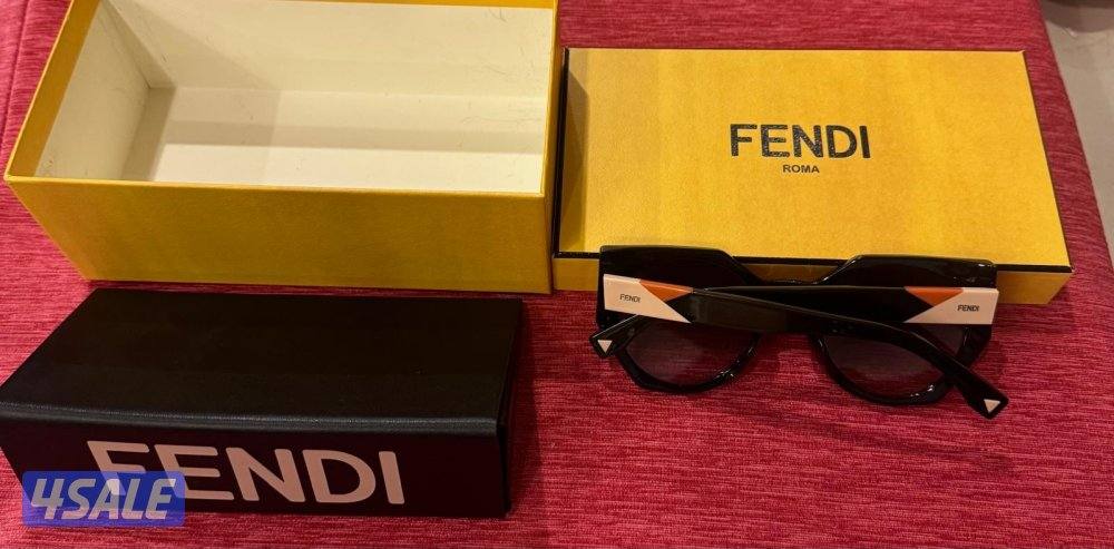للبيع نظارة Fendi اصليه وكامله2