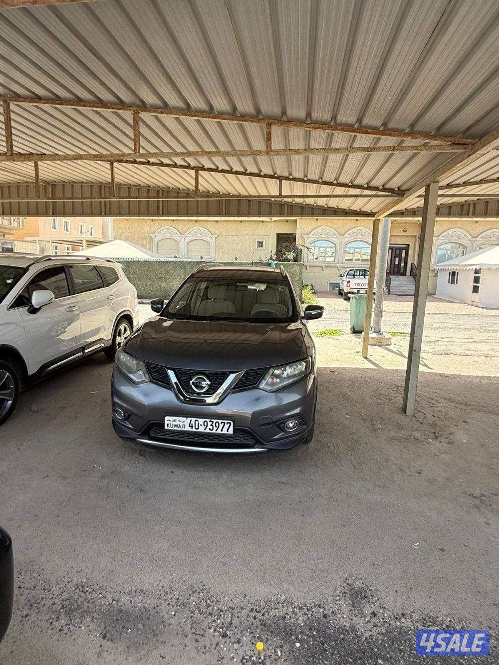 للبيع نيسان اكس تريل موديل 2017 ممشى قليل2