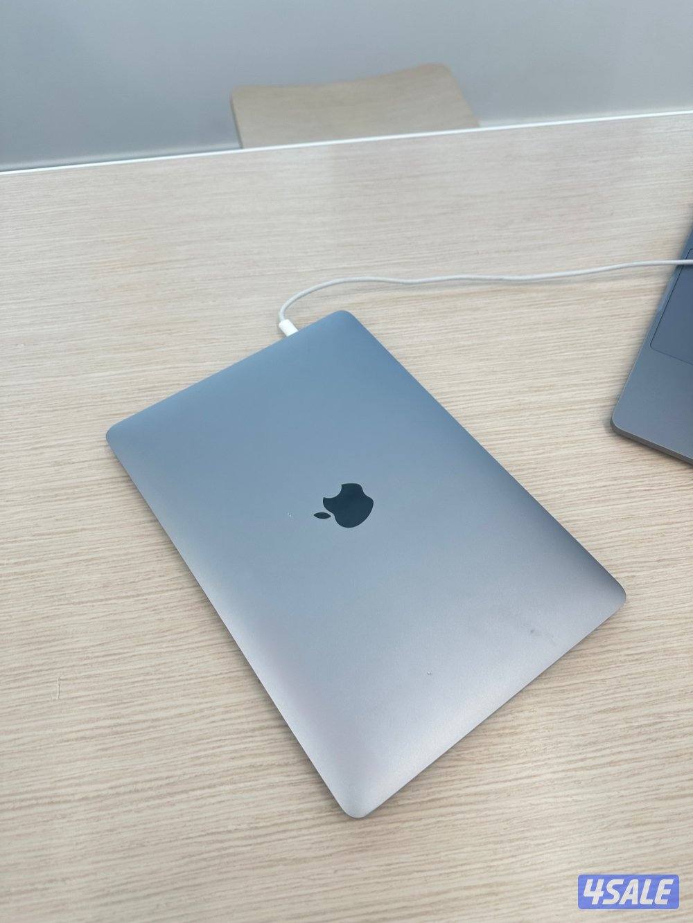 MacBook Pro 13 inch (2020) 1TB0
