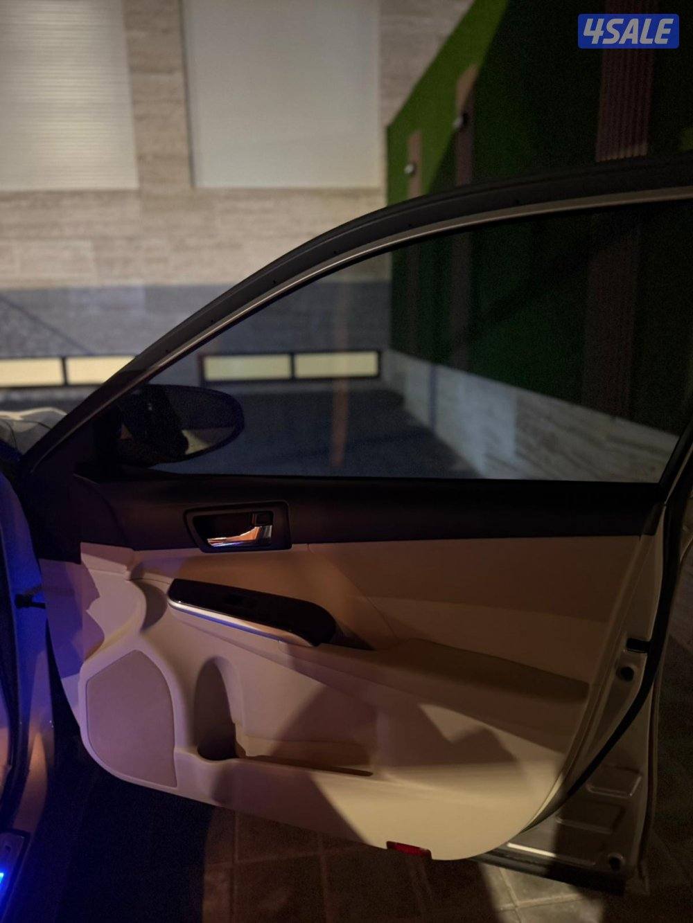 للبيع تويوتا GLX 2016 ماشيه 65 الف5