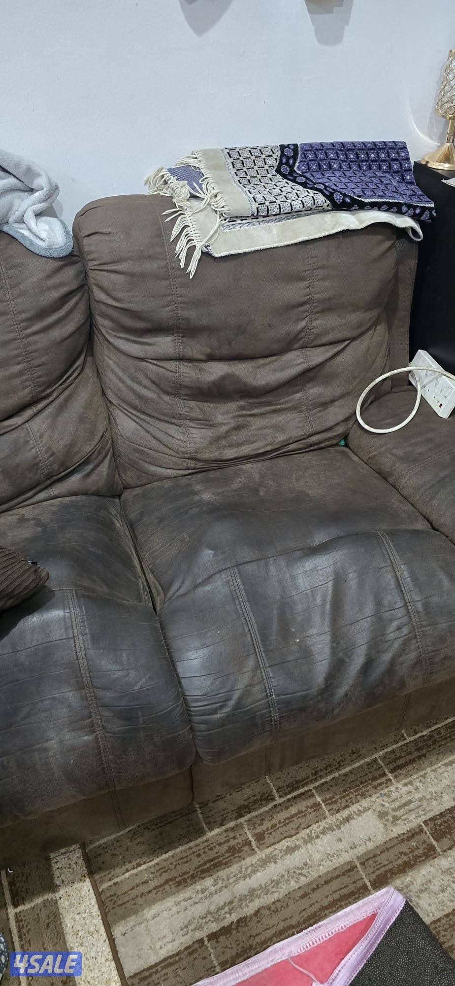 تصليح كراسي صالون حلاقه ومكاتب استرخاء جميع محافظات11