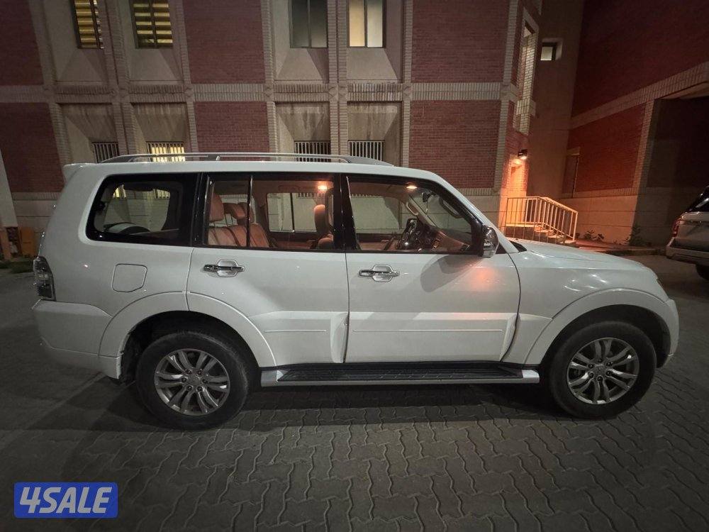 للبيع جيب باجيرو مديل 2014 صبغ الوكاله8