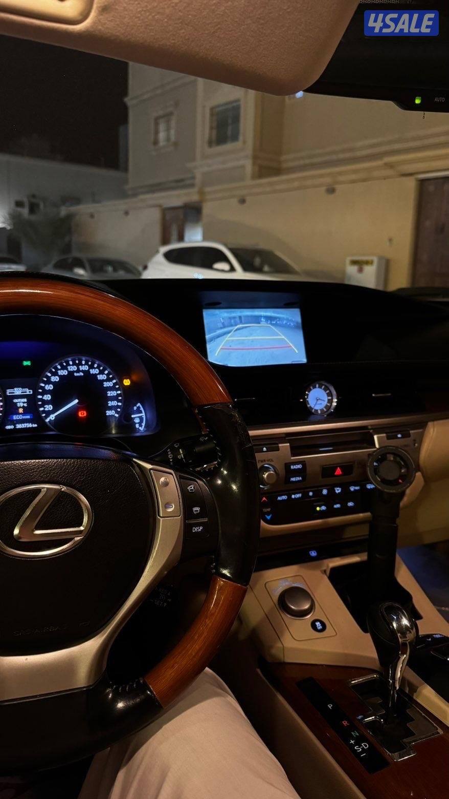 لكزس es نظيف الموتر3