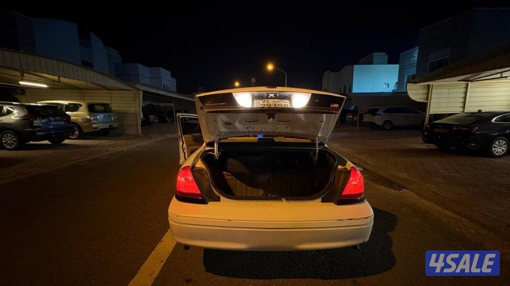 كراون فكتوريا بوليسي اصلي4