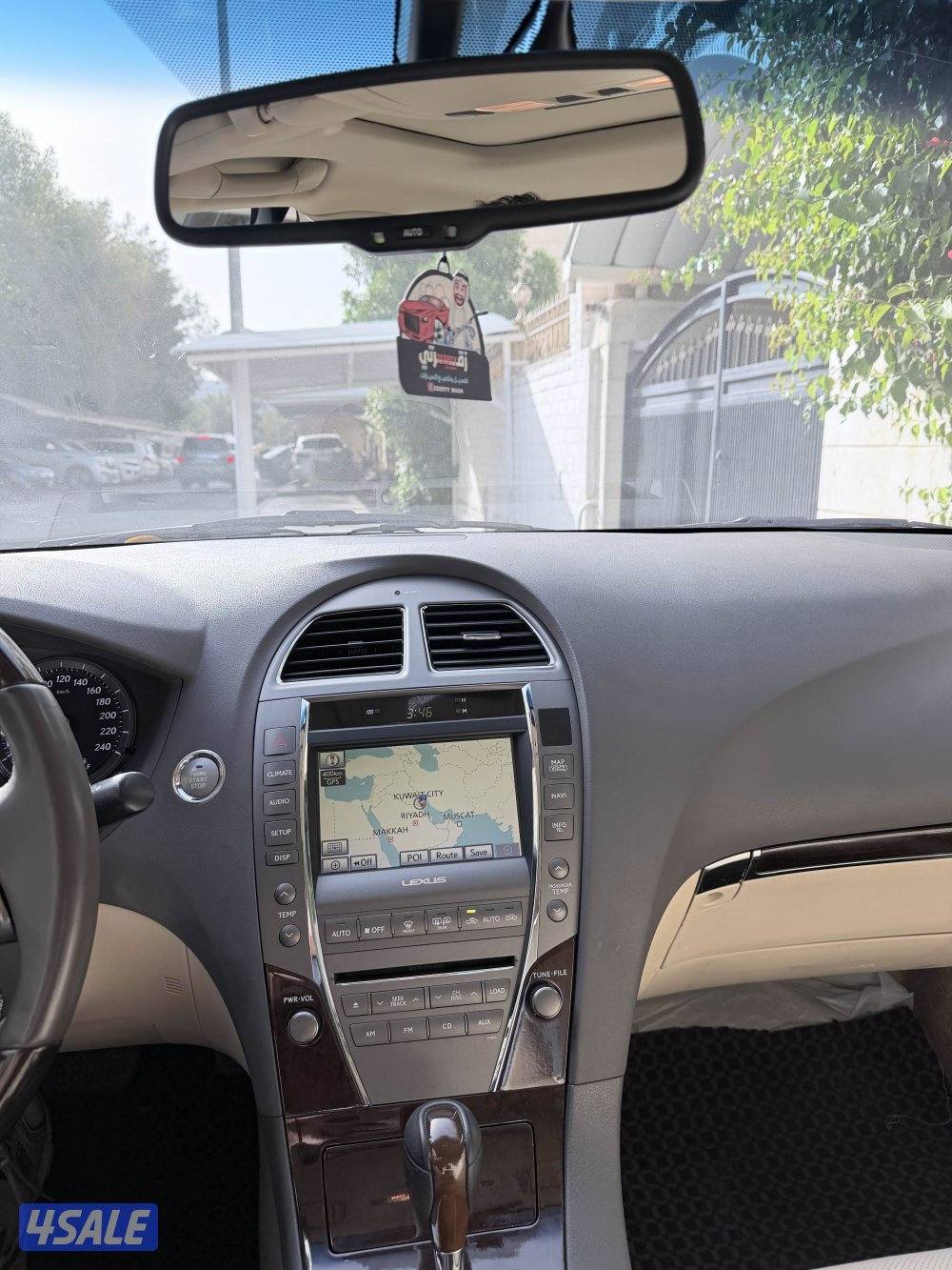 للبيع لكزس ES 350 موديل 20111