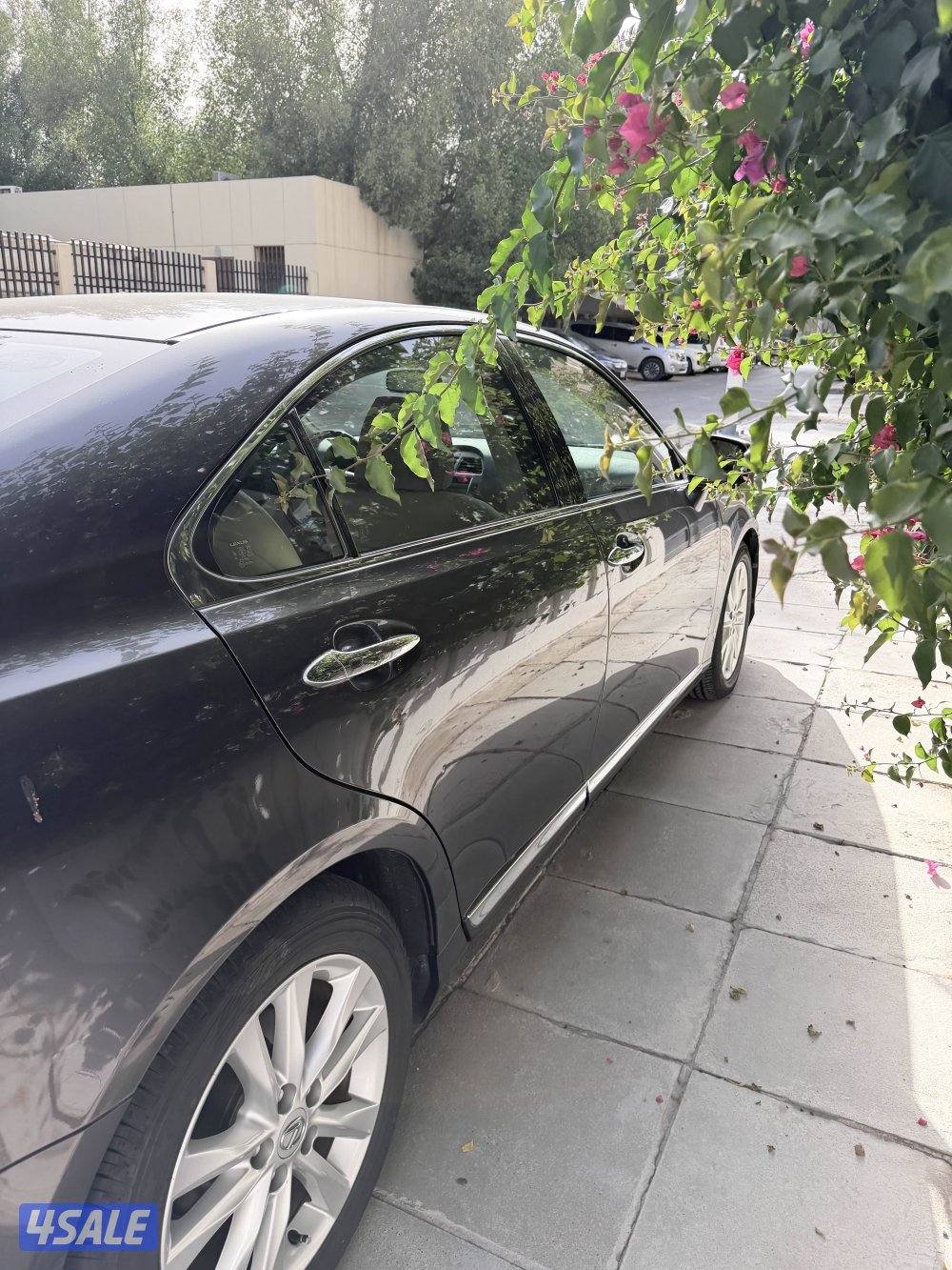للبيع لكزس ES 350 موديل 20113