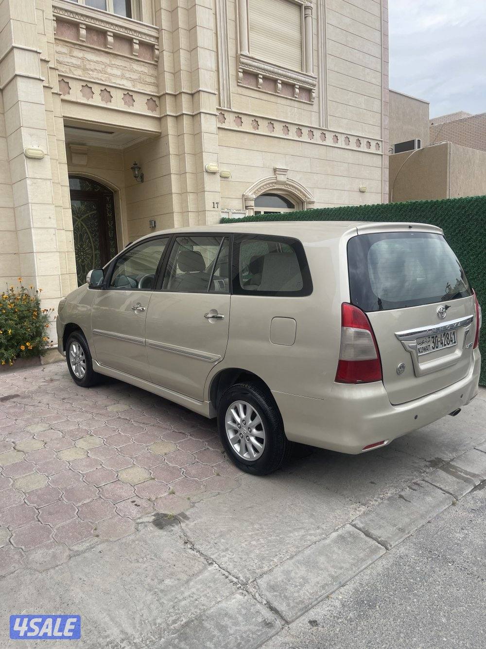 تويوتا انوفا20141