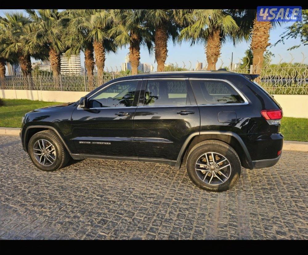 جراند شيروكي لاريدو 2021 ..4x42