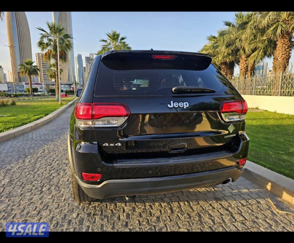 جراند شيروكي لاريدو 2021 ..4x43