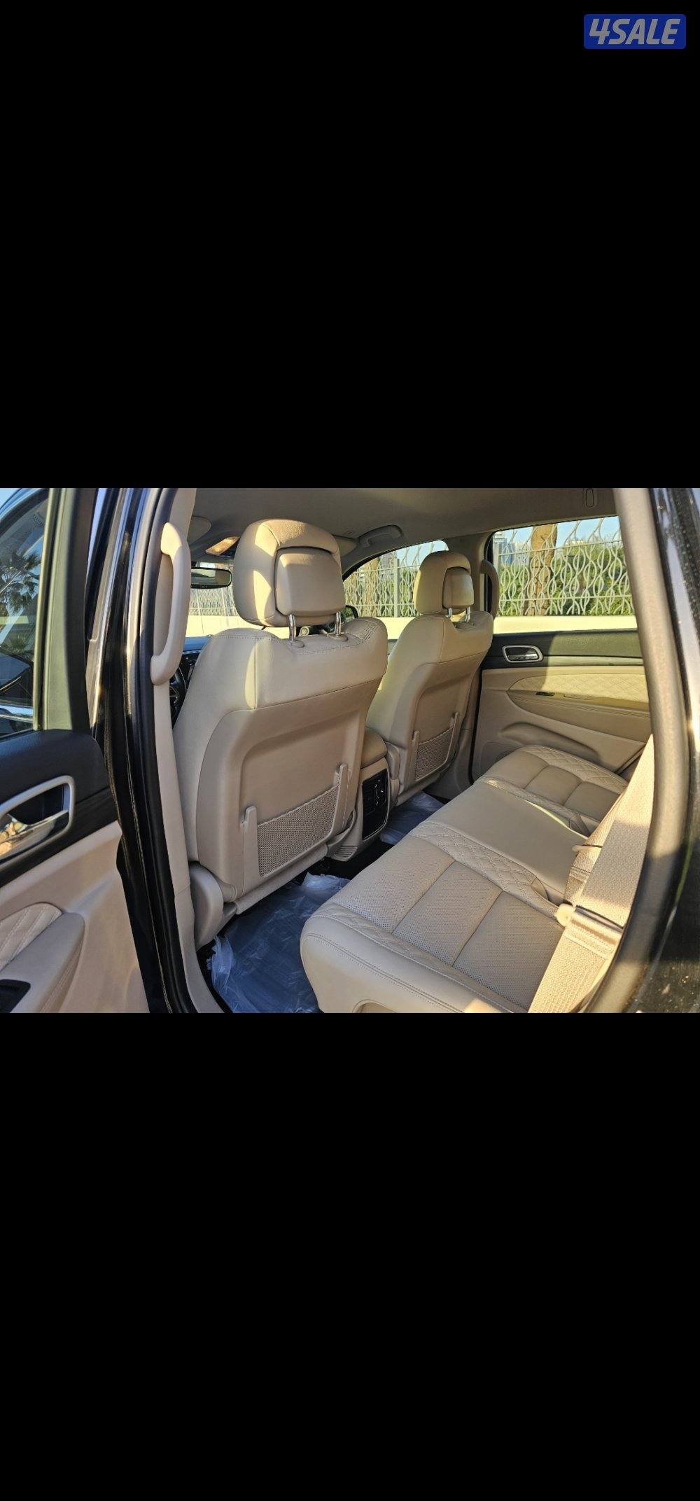 جراند شيروكي لاريدو 2021 ..4x44