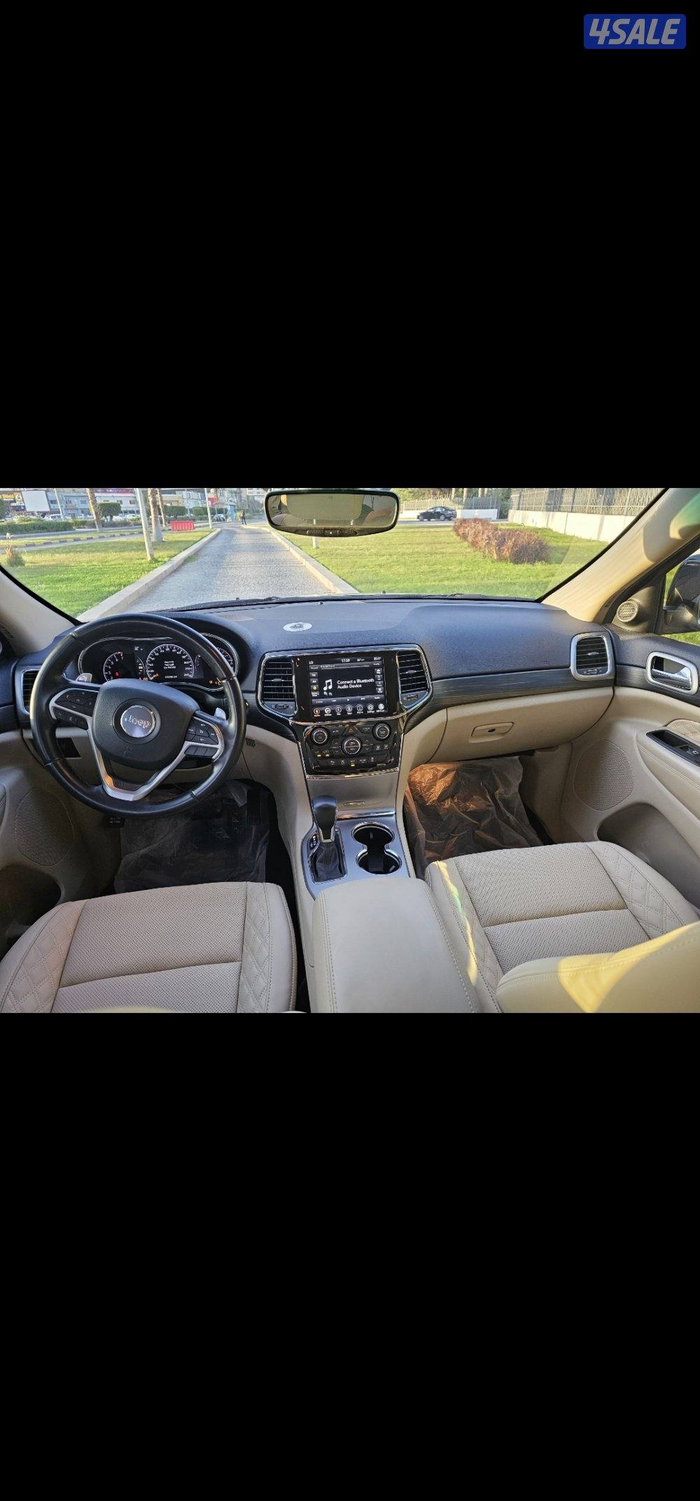 جراند شيروكي لاريدو 2021 ..4x45