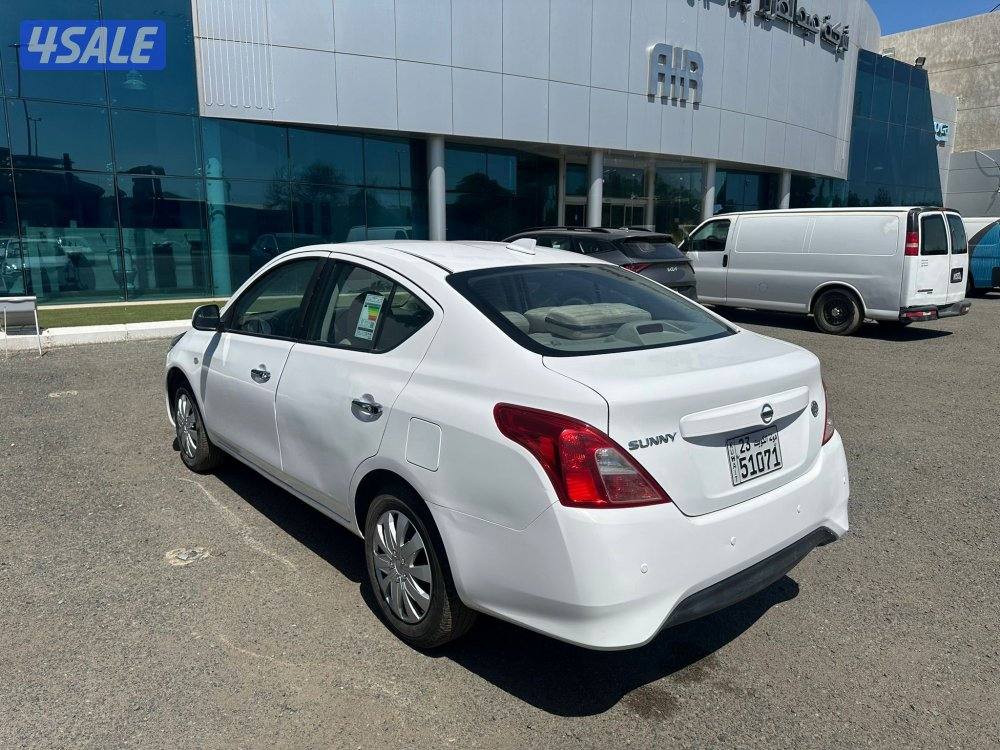 البيع صالون نيسان صني طراز 20251