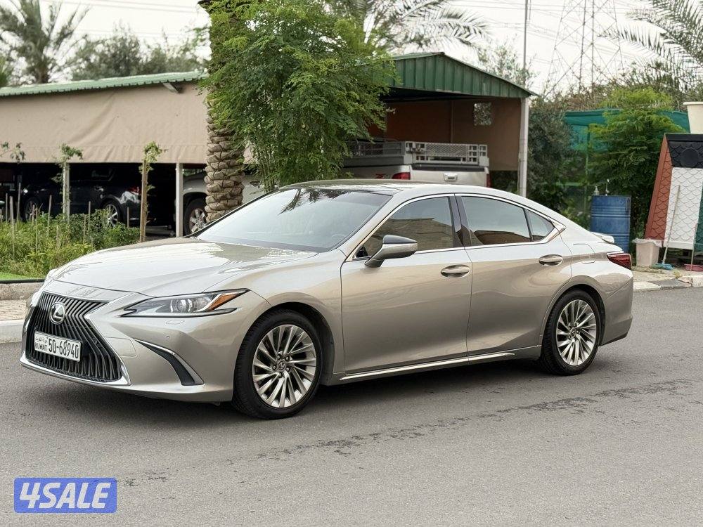 لكزس ES350 درجة الاولى موديل 2019 ماشي 97 الف صبغ الوكالة بحالة نادرة0