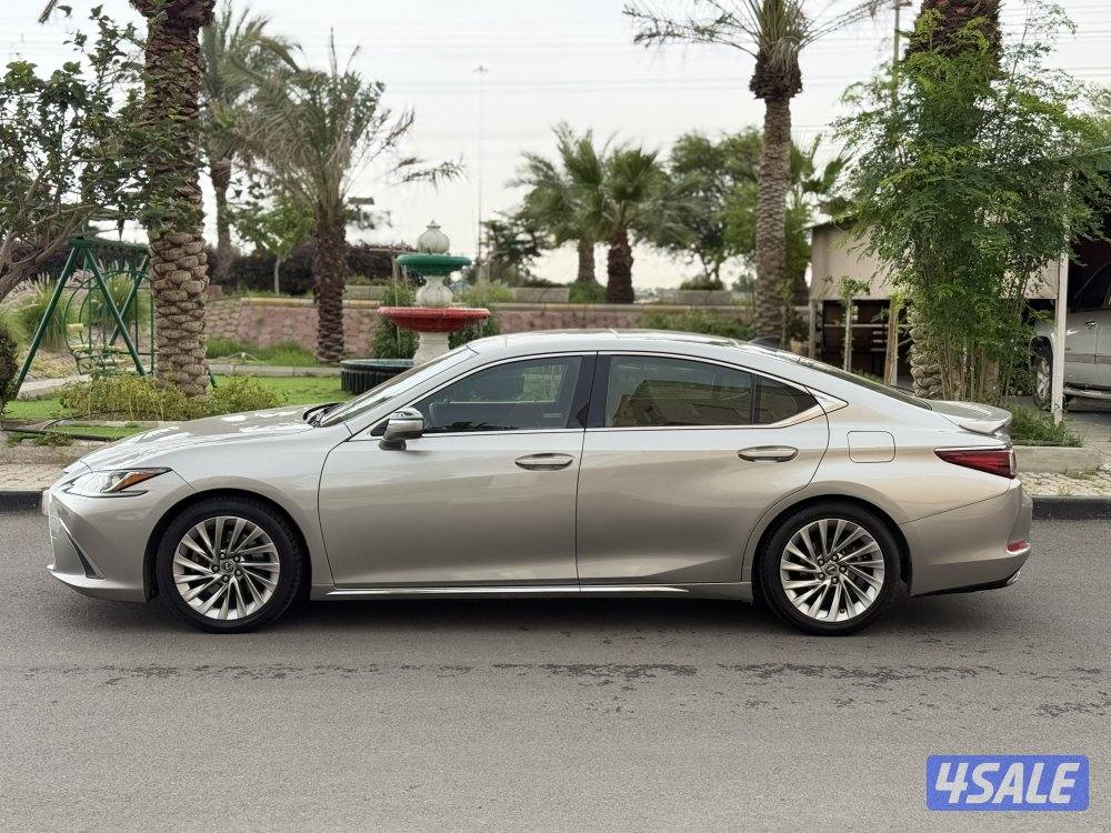 لكزس ES350 درجة الاولى موديل 2019 ماشي 97 الف صبغ الوكالة بحالة نادرة1