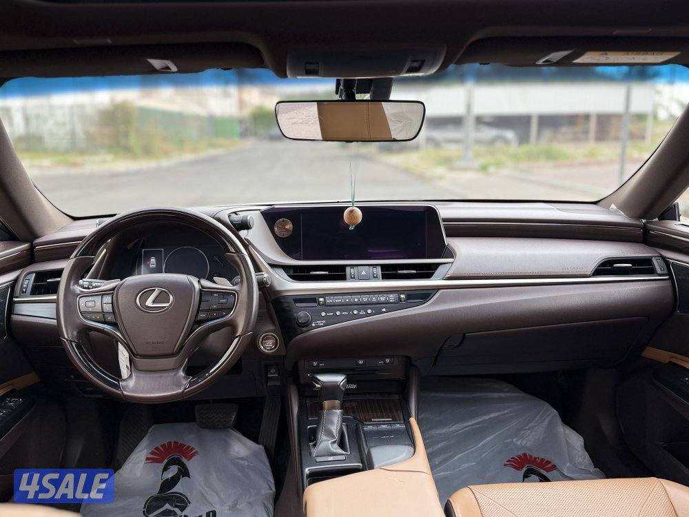 لكزس ES350 درجة الاولى موديل 2019 ماشي 97 الف صبغ الوكالة بحالة نادرة7