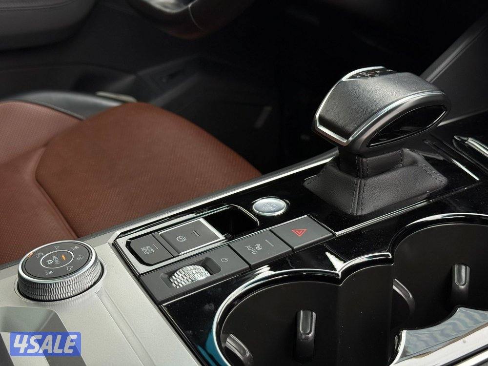 طوارقV6 موديل2022 عداد80الف وارد بهبهانس تحت الكفاله لغاية2027/212