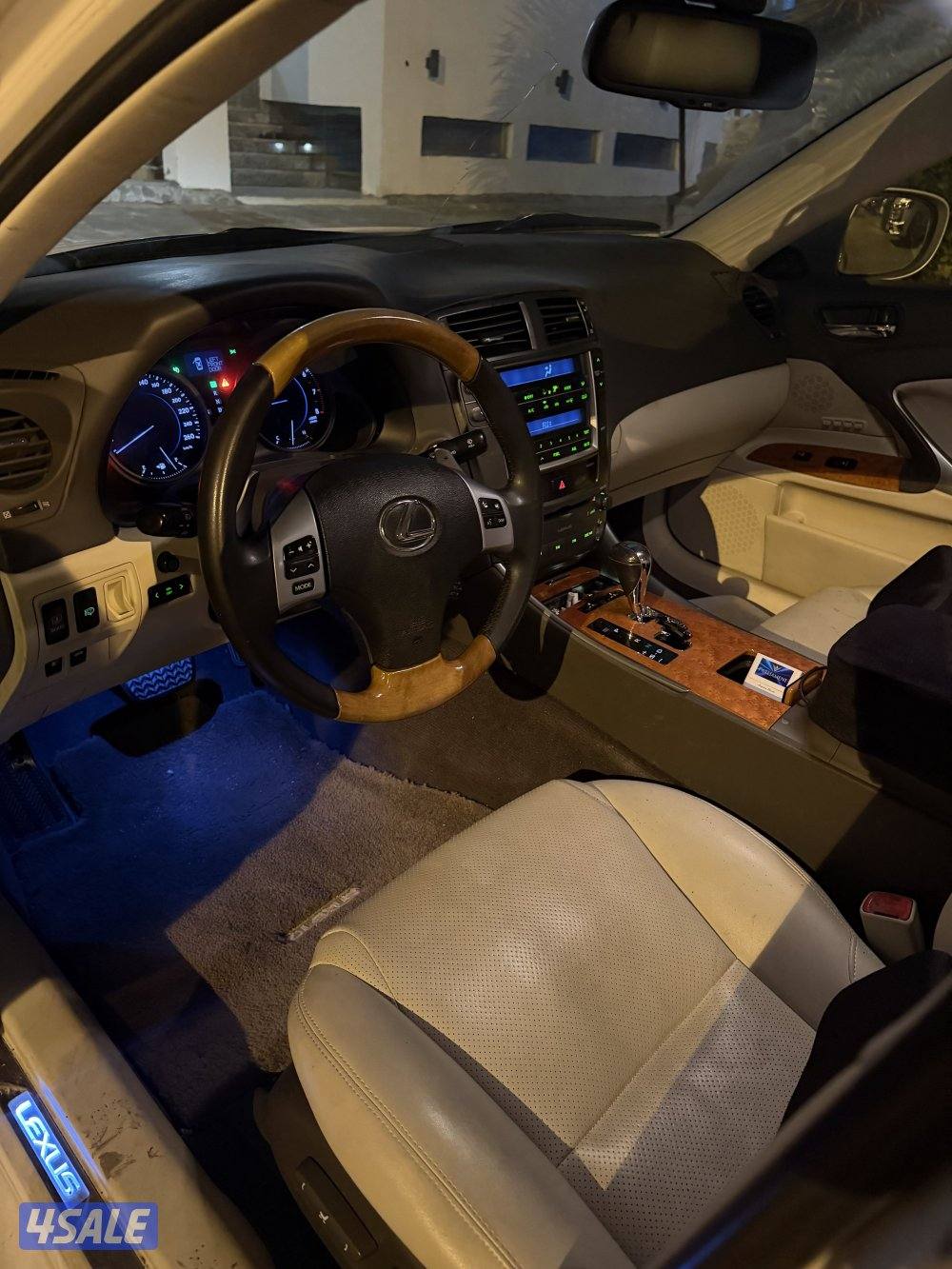 للبيع لكسز is 3001