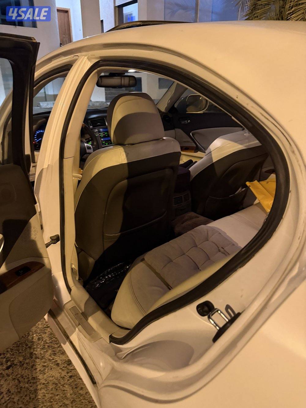 للبيع لكسز is 3002