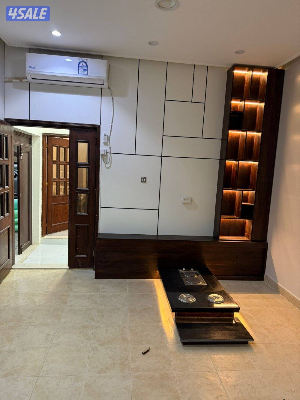 فني كهربائي باكستاني1