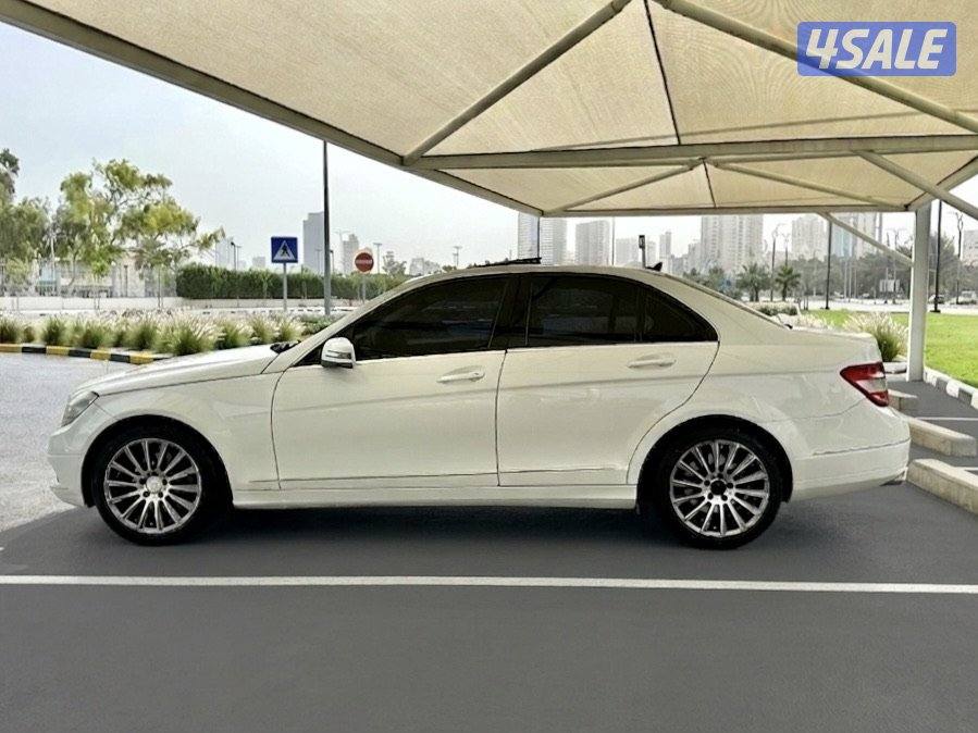 مرسيدس C300 - الموديل2010 - العداد:2403
