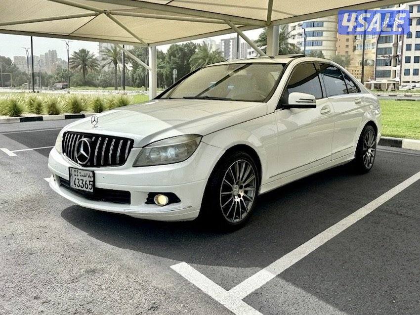 مرسيدس C300 - الموديل2010 - العداد:2402