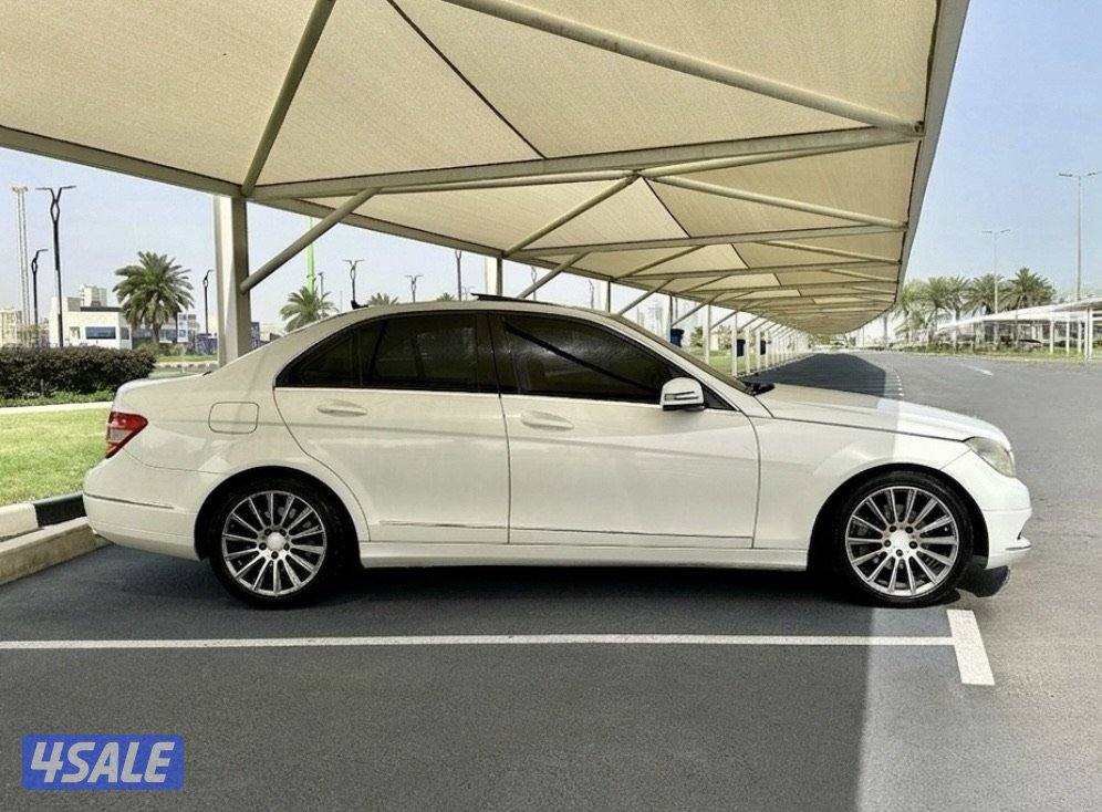 مرسيدس C300 - الموديل2010 - العداد:2407
