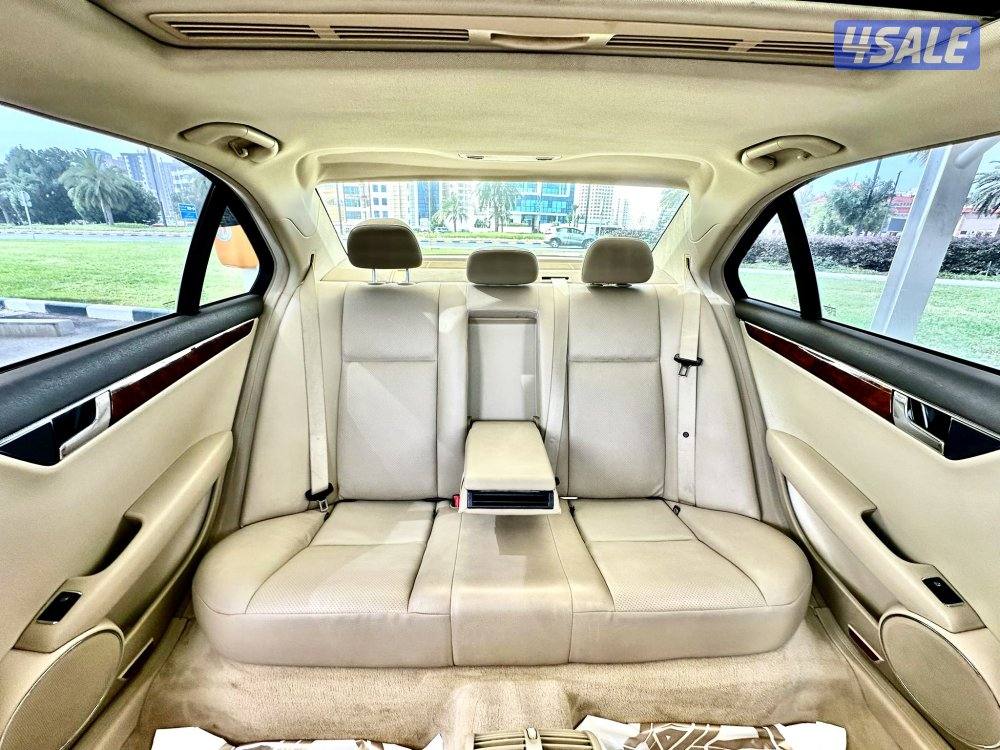 مرسيدس C300 - الموديل2010 - العداد:24011