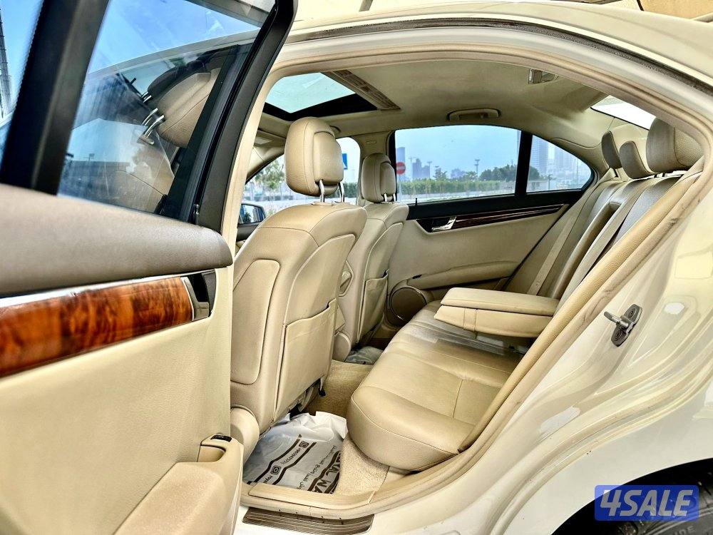 مرسيدس C300 - الموديل2010 - العداد:24013