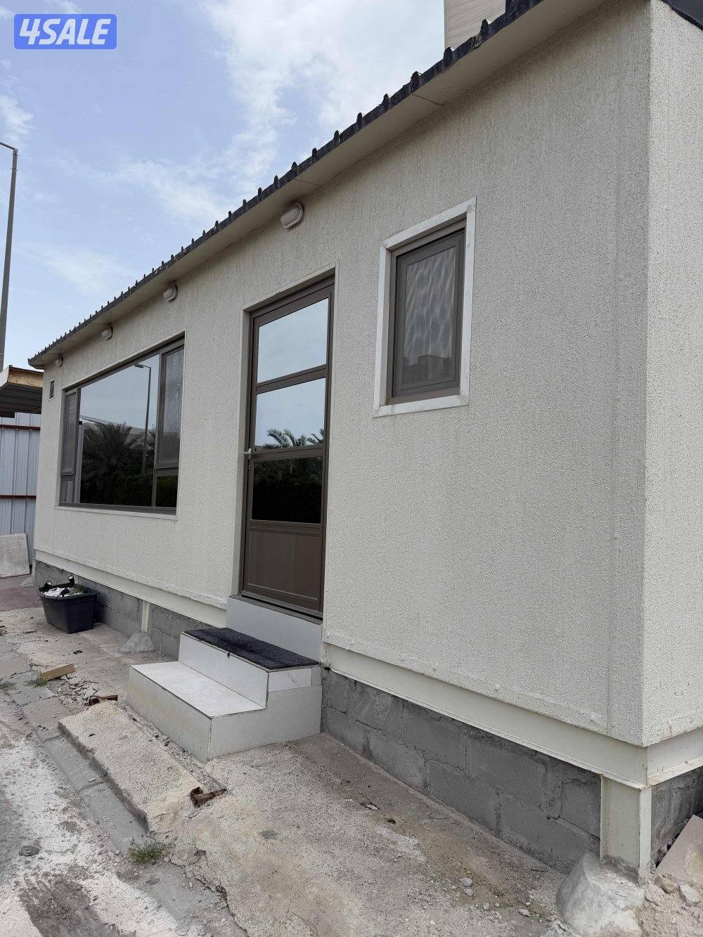 للبيع شاليه ثابت 9 في 5 مع مطبخ و حمام2