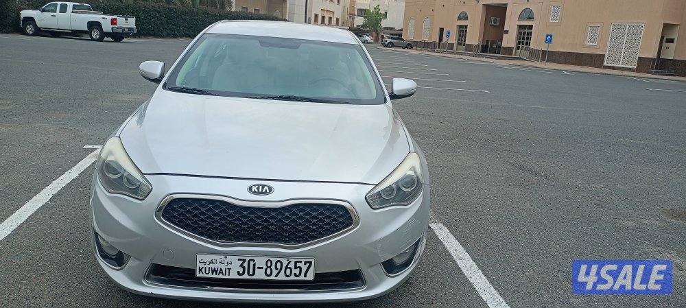 للبيع كيا كارينز بحاله جيده جدا2