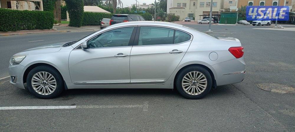 للبيع كيا كارينز بحاله جيده جدا4