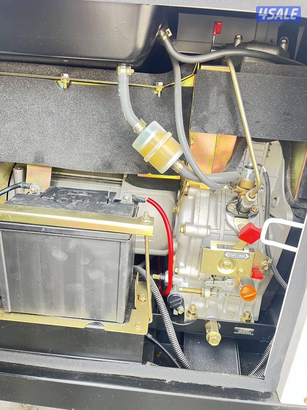 للبيع مكينه ديزل استعمال خفيف حجم 11500 صافي 80002