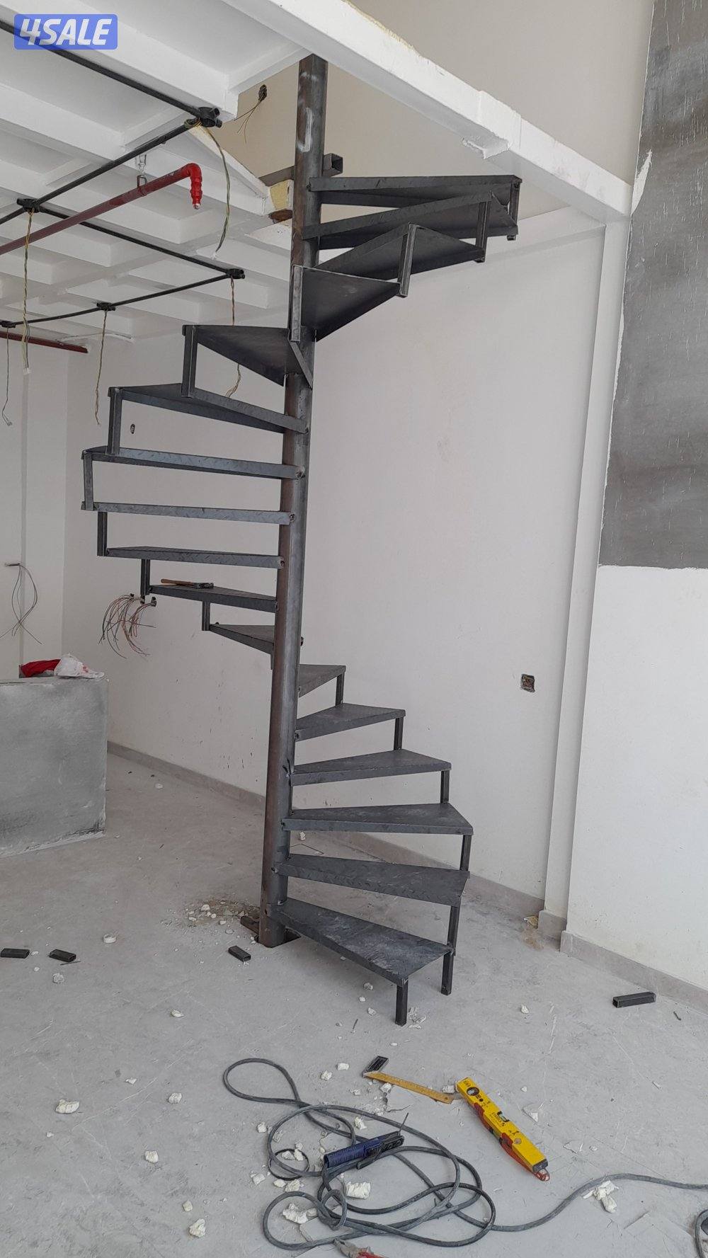 حداد مظلات خام خشبي غرفة مخازن جميع عمال حداده معلم باكستاني6