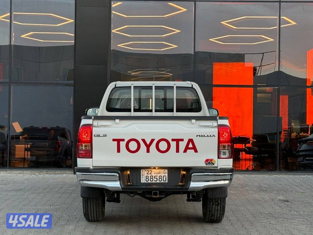 HILUX GLS _2024 عداد 10 الاف فقط5
