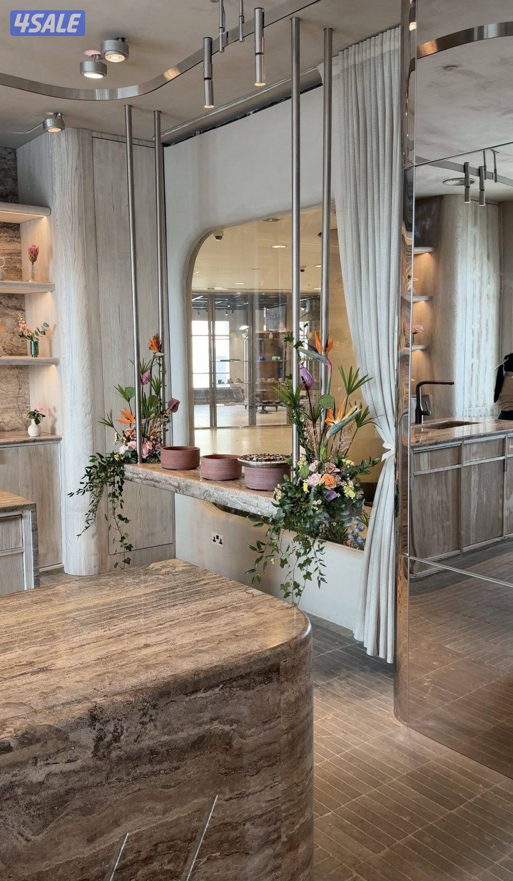 Flower shop business, operating for 10 years. Luxury flower shop2