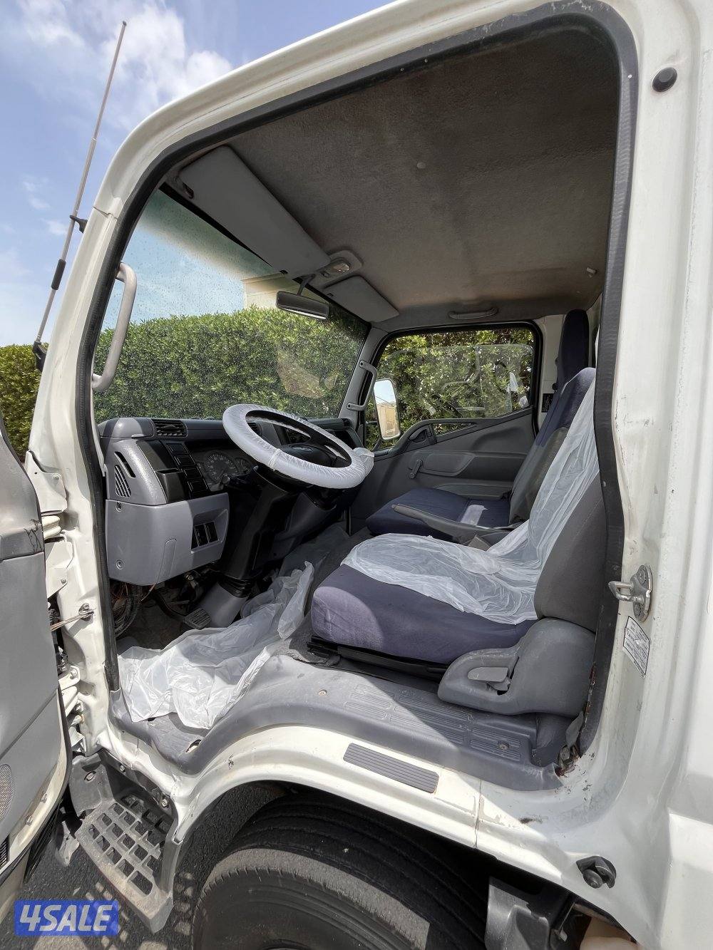 للبيع هاف لوري1