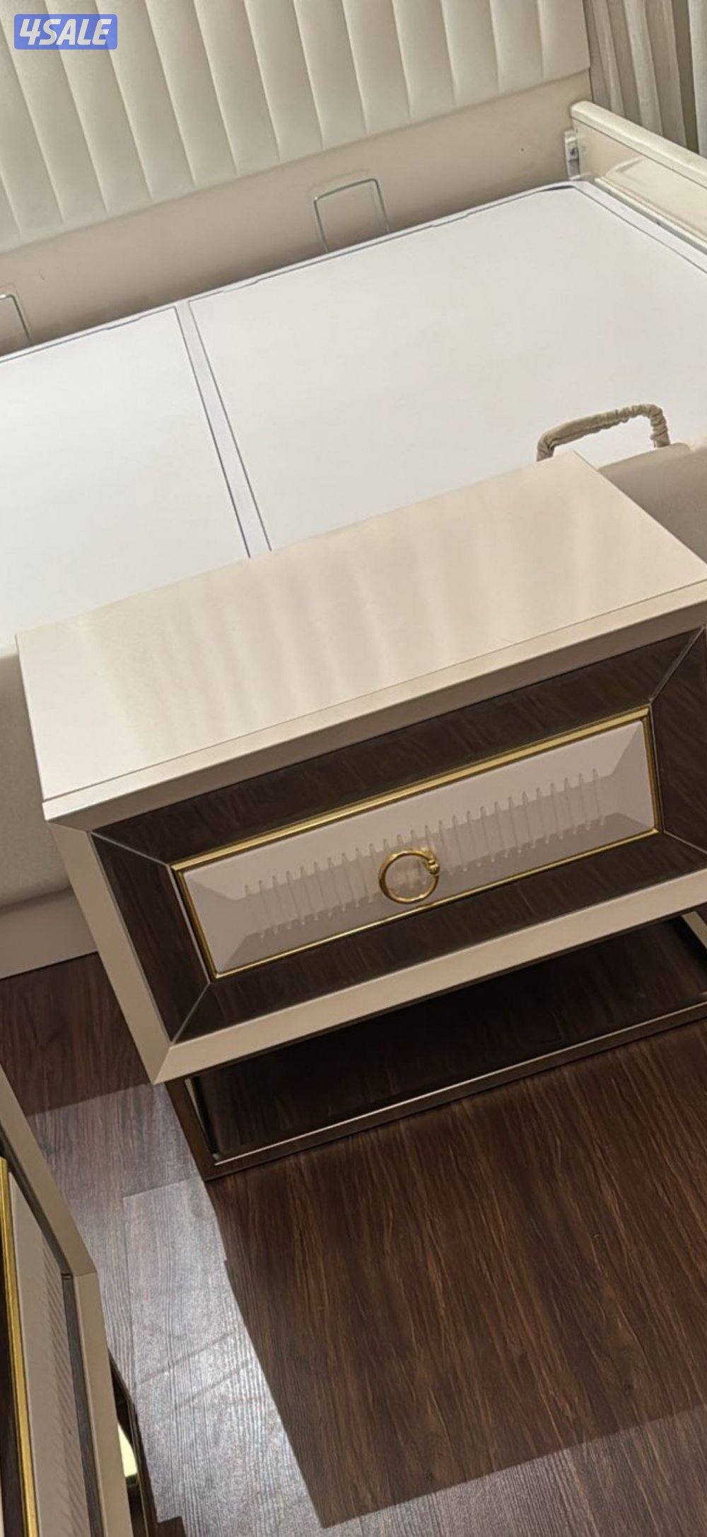 للبيع غرفة نوم من آت هوم وكبتات وسرير اطفال1