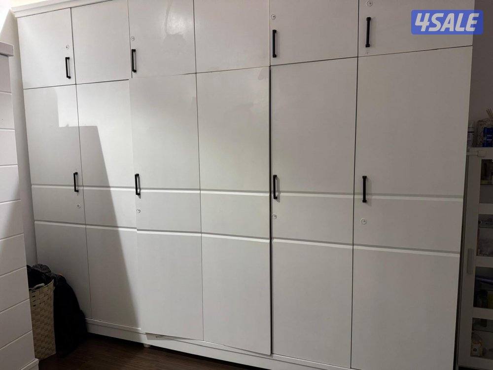 للبيع غرفة نوم من آت هوم وكبتات وسرير اطفال2