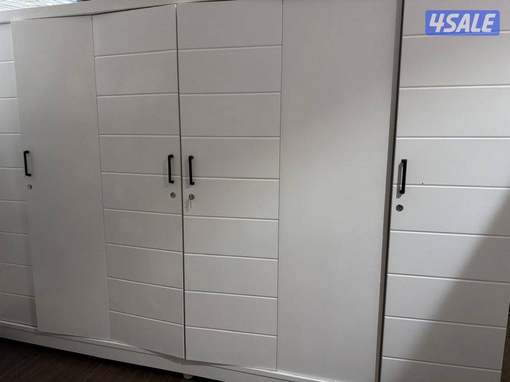 للبيع غرفة نوم من آت هوم وكبتات وسرير اطفال5